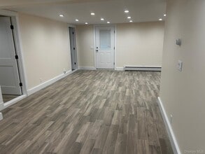 65 Linwood Rd N in Port Washington, NY - Building Photo - Building Photo