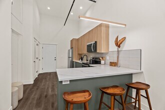 813 W Evergreen Ave in Chicago, IL - Building Photo - Building Photo