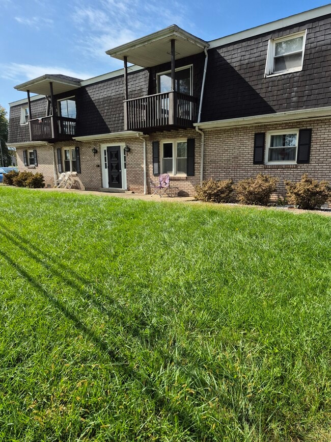 301 Lee Rd, Unit 3
