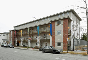 Uptown Art Center Apartments