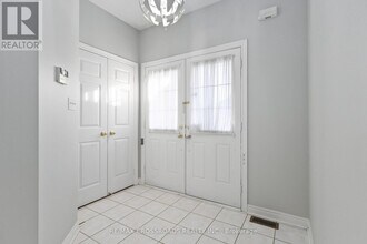 14 Ann Louise Crescent in Markham, ON - Building Photo - Building Photo