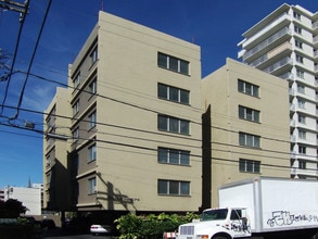 Hale Pomare in Honolulu, HI - Foto de edificio - Building Photo