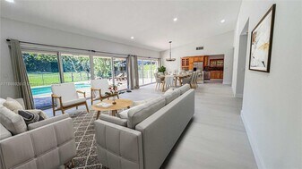 10134 Boca Woods Ln, Unit HOUSE in Boca Raton, FL - Building Photo