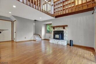 6 Village Way in Vernon, NJ - Building Photo - Building Photo