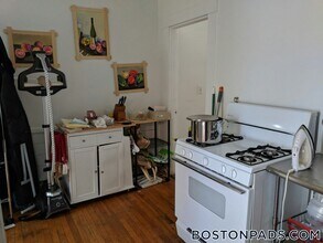 148 Fifth St. in Cambridge, MA - Foto de edificio - Building Photo