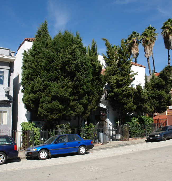 965 N Vendome St in Los Angeles, CA - Foto de edificio - Building Photo