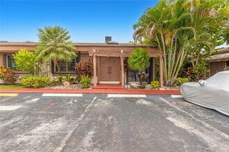 2627 Parkview Dr S in Hallandale Beach, FL - Building Photo - Building Photo