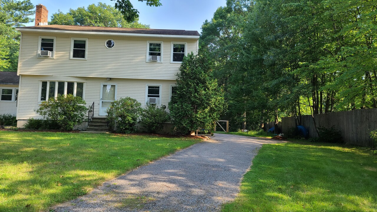 363 Holy Cross Rd, Unit 363A in Colchester, VT - Building Photo