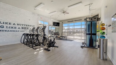 Springs at Stadium Village in Surprise, AZ - Foto de edificio - Building Photo