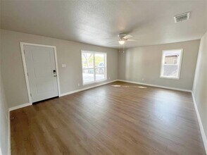 3705 N Elm St in Fort Worth, TX - Building Photo - Building Photo