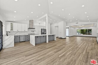 4825 San Feliciano Dr in Los Angeles, CA - Building Photo - Building Photo