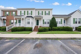 1917 Stroll Cir in Fuquay Varina, NC - Building Photo - Building Photo