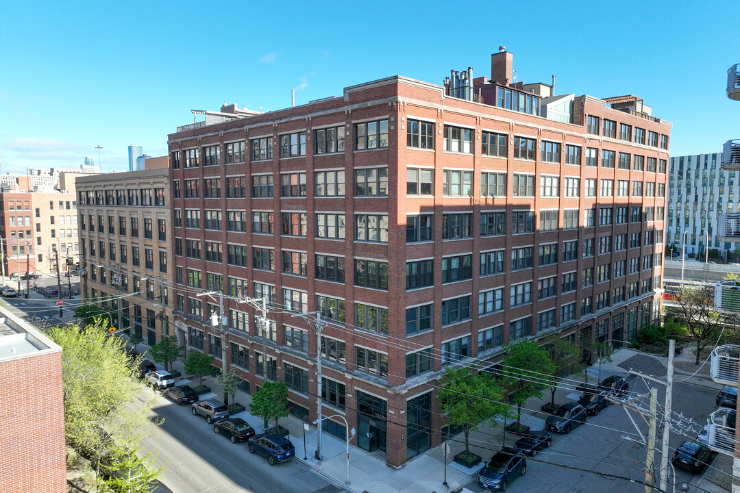 Lofthaus in Chicago, IL - Building Photo