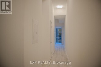 120 Broadway Ave in Toronto, ON - Building Photo - Building Photo