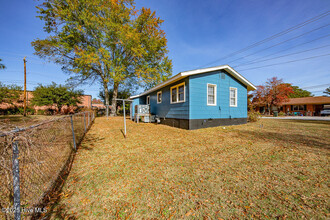 1801 Clark Ave in New Bern, NC - Building Photo - Building Photo