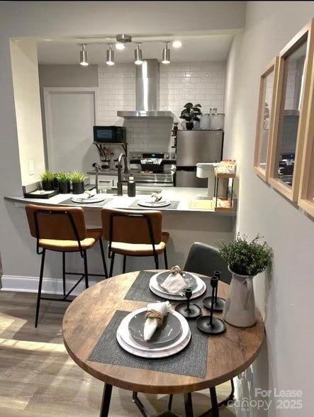 2000 Patio Ct, Unit 124 in Charlotte, NC - Foto de edificio - Building Photo