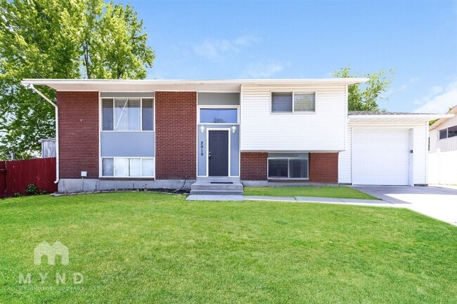 property at 2919 Sesame Cir