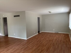 448 N Kenneth Ct in Glenwood, IL - Building Photo - Building Photo