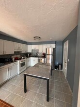 383 Huse Rd, Unit #40 in Manchester, NH - Foto de edificio - Building Photo