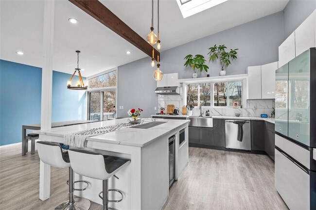22 Balmoral Cres in White Plains, NY - Building Photo - Building Photo