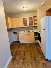 390 Burdel Dr in Wilmington, OH - Building Photo - Building Photo