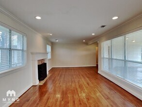 6111 Ellsworth Ave in Dallas, TX - Foto de edificio - Building Photo