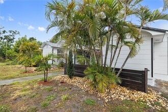 917 30th Ave N, Unit 4 in St. Petersburg, FL - Building Photo - Building Photo