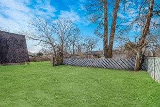 18A Broadway in Mastic, NY - Building Photo - Building Photo