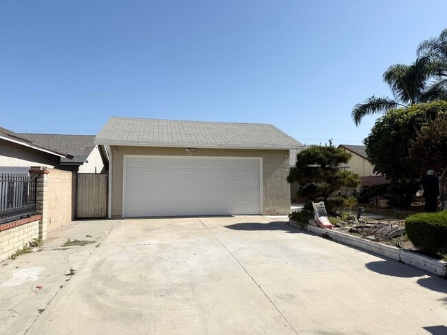 property at 1717 W 7th St