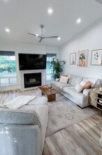 9161 Kneeland Ct in Elk Grove, CA - Foto de edificio - Building Photo