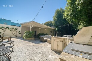 753 S Ogden Dr in Los Angeles, CA - Building Photo