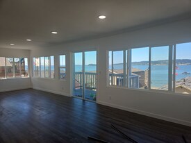 751 Maple Grove Rd in Camano, WA - Building Photo