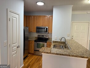 10 Perimeter Summit Blvd in Atlanta, GA - Building Photo - Building Photo