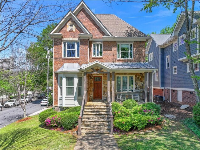 306 Peachtree Ave NE in Atlanta, GA - Building Photo - Building Photo