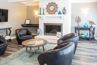Rolling Hills in Louisville, KY - Building Photo - Interior Photo