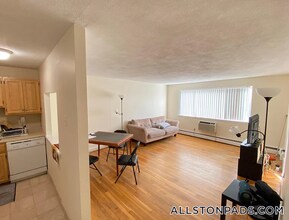 75 Gardner St, Unit 10 in Boston, MA - Building Photo - Building Photo