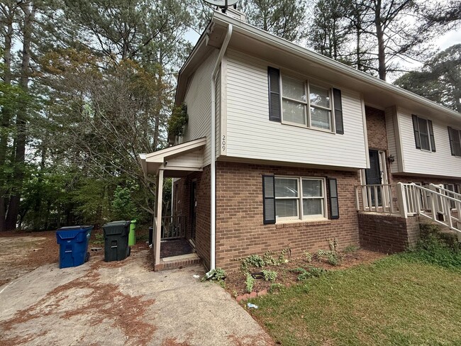 209 Bramble Ct in Raleigh, NC - Building Photo - Building Photo