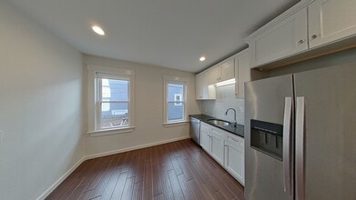 15 Bayside St, Unit 1 in Boston, MA - Building Photo - Building Photo