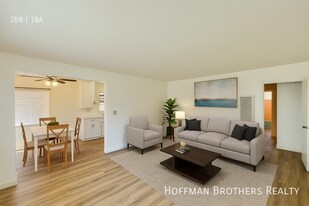 5625 W Jefferson Blvd in Los Angeles, CA - Building Photo