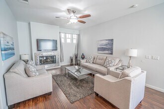 27505 N Weeping Willow Dr in Santa Clarita, CA - Building Photo - Building Photo