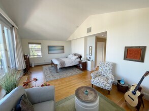 32 Sheridan St, Unit 3 in Boston, MA - Foto de edificio - Building Photo
