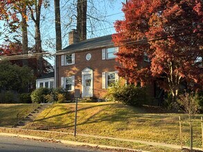 22 Kentbury Way in Bethesda, MD - Building Photo - Building Photo