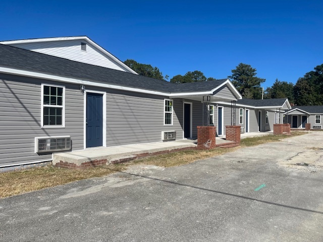 607 E Main St in Havelock, NC - Foto de edificio