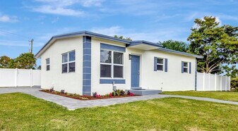 1335 Lee St in Delray Beach, FL - Building Photo