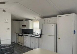 630 N Wesley St in Springfield, IL - Building Photo - Building Photo