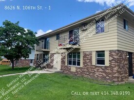 8626 N 106th St in Milwaukee, WI - Building Photo