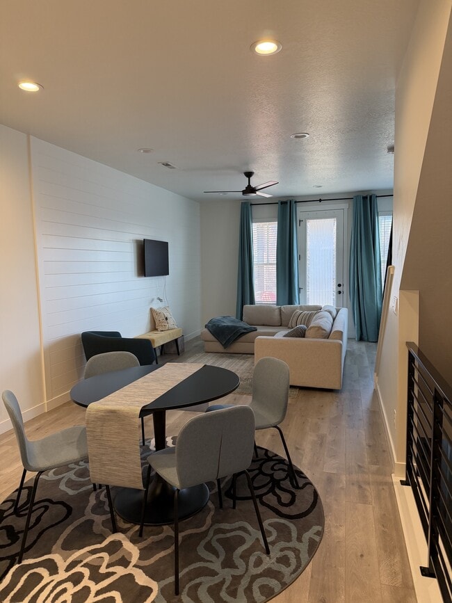 11422 S Lake Run Rd in South Jordan, UT - Building Photo - Building Photo