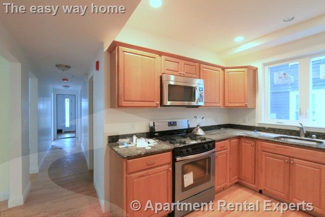 25 Lewis St, Unit 2, Unit 2