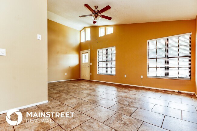 7737 Turnbridge Dr in Port Richey, FL - Building Photo - Building Photo