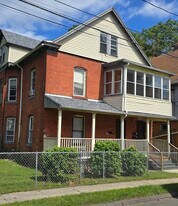 6 E Raymond St in Hartford, CT - Building Photo